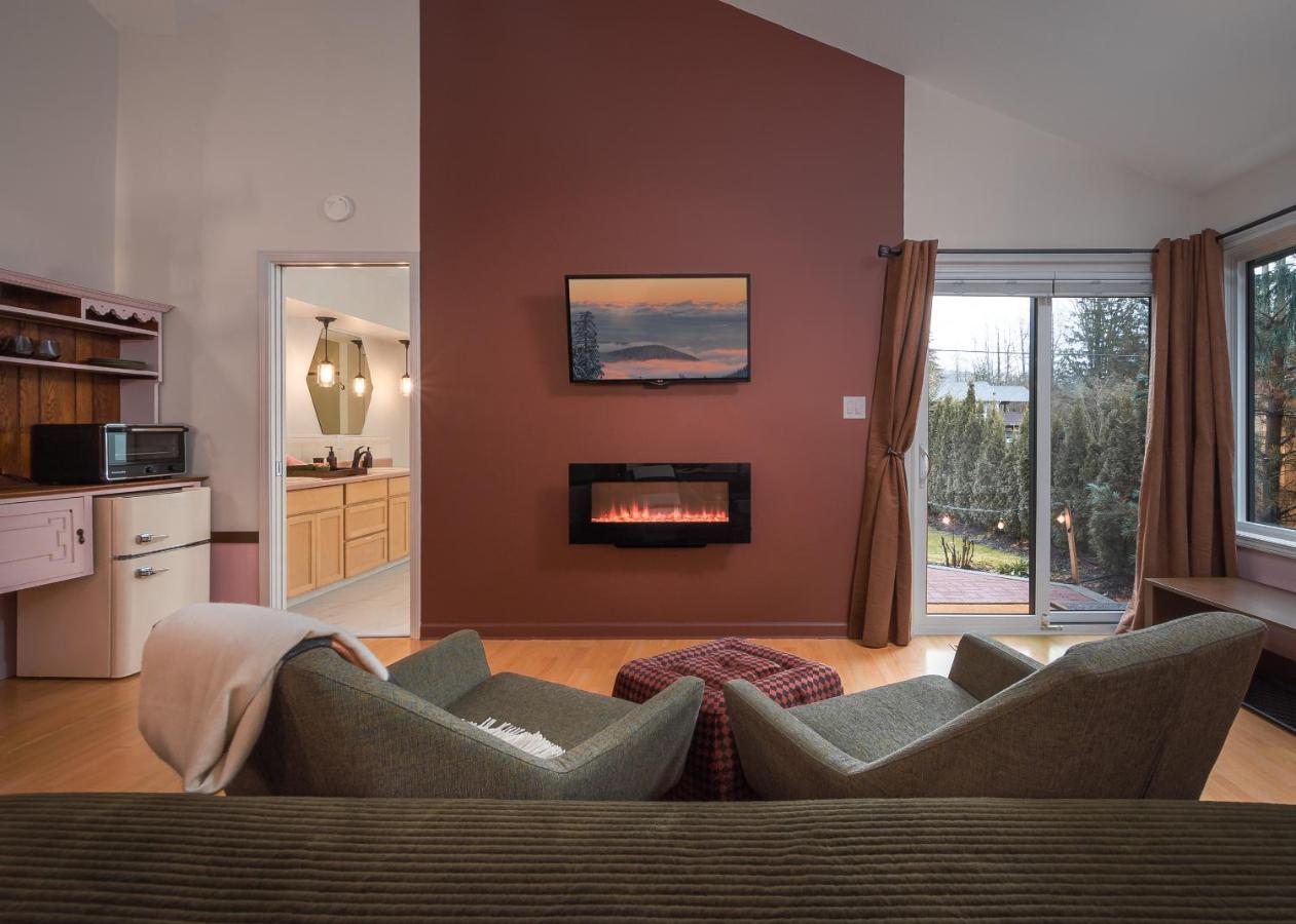 The Mountain Den Apartment Squamish Bagian luar foto